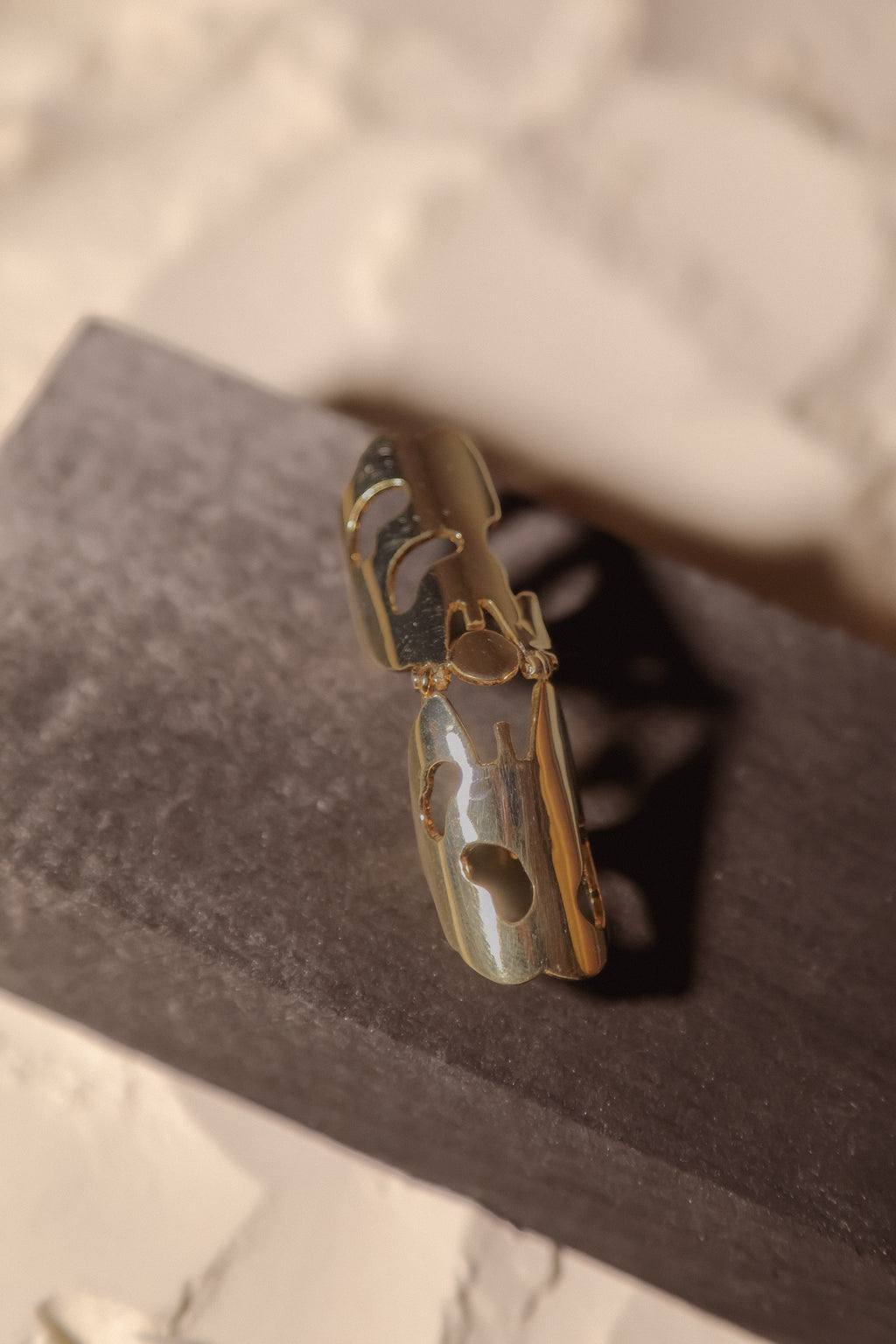 THÉRÈSE RING